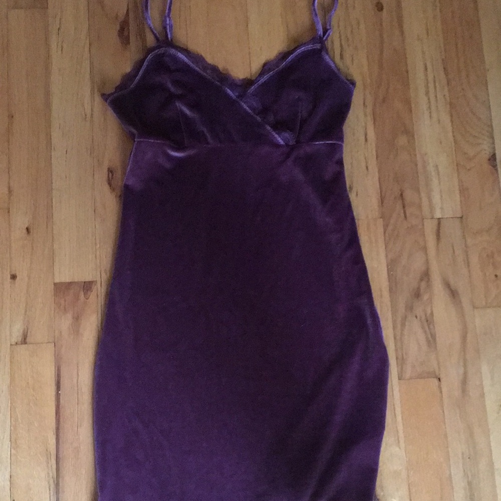 Urban Outfitters pretty fitted velour dress